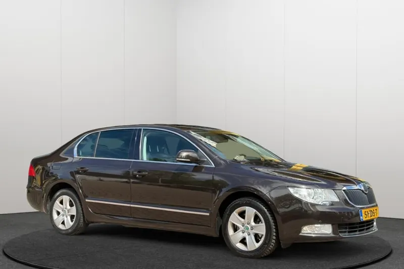 Škoda Superb (2012)