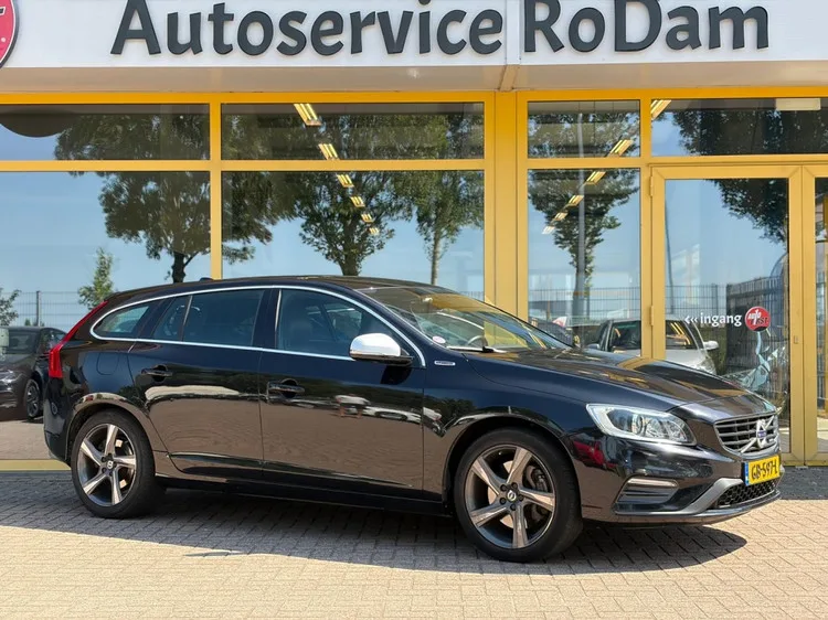Volvo V60 (2015) — foto 1