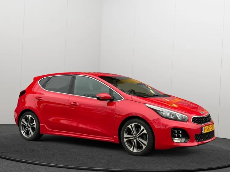 Kia Ceed (2015) — foto 1