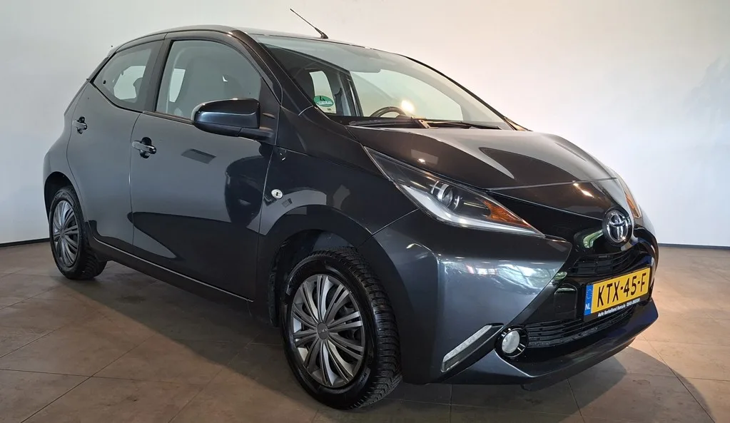 Toyota Aygo (2015) — foto 1
