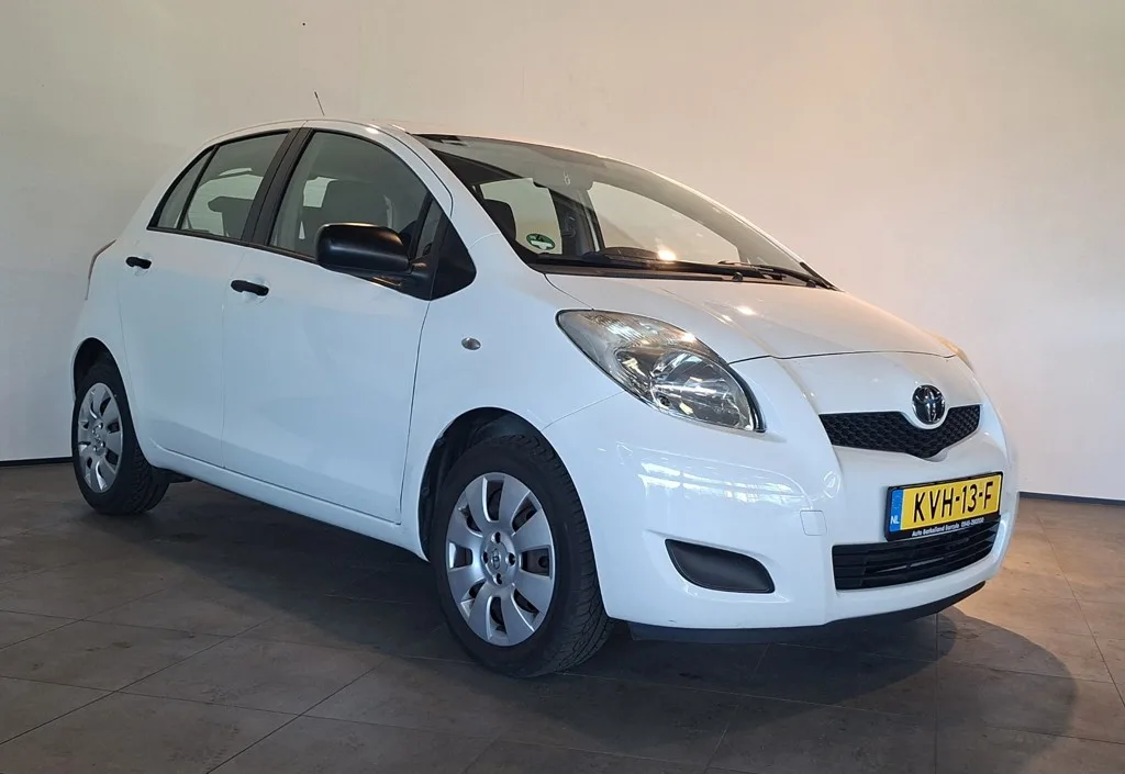 Toyota Yaris (2011) — foto 1
