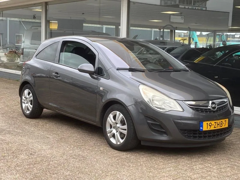 Opel Corsa (2012) — foto 1