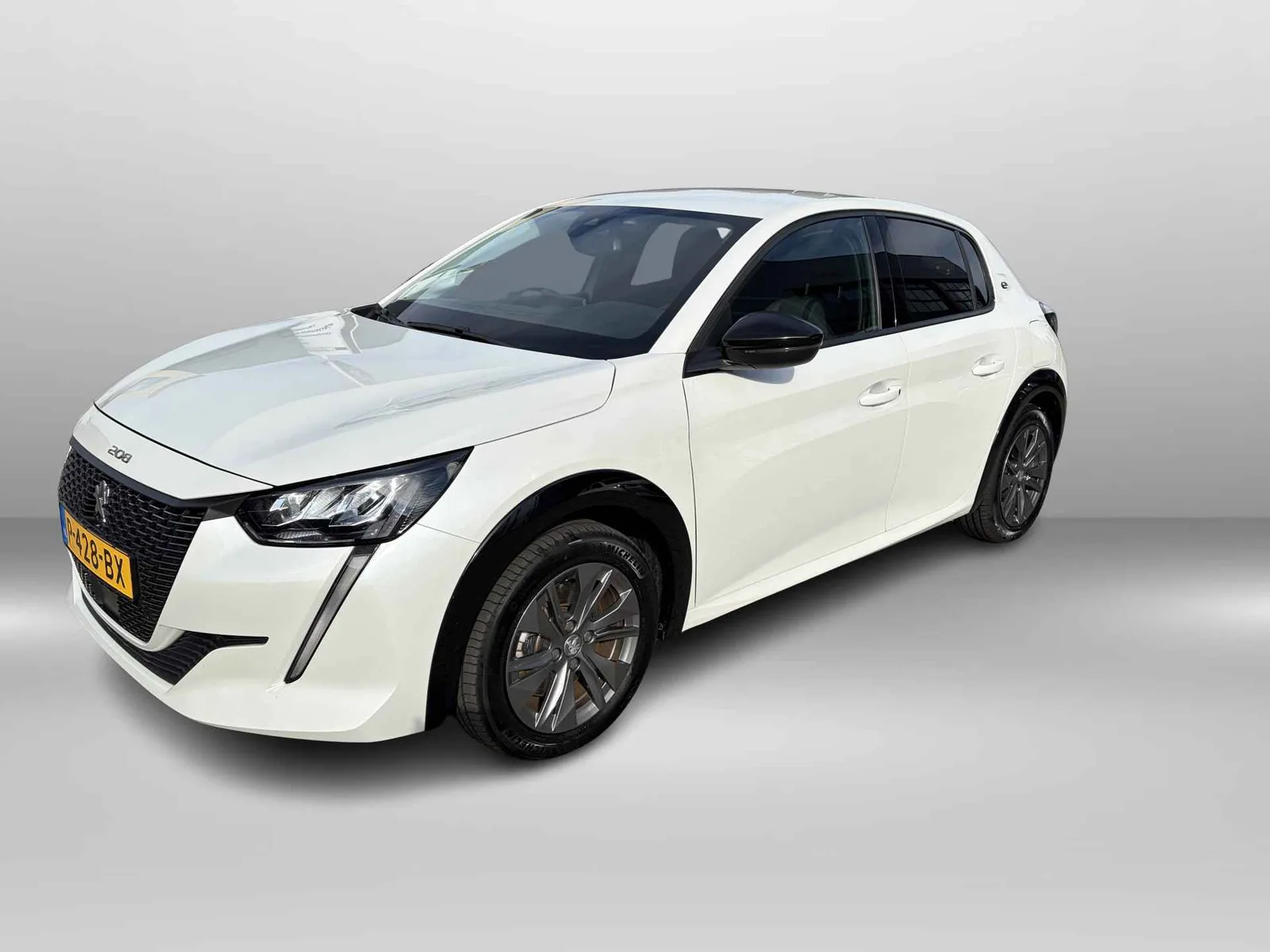 Peugeot e-208 (2022) — foto 1