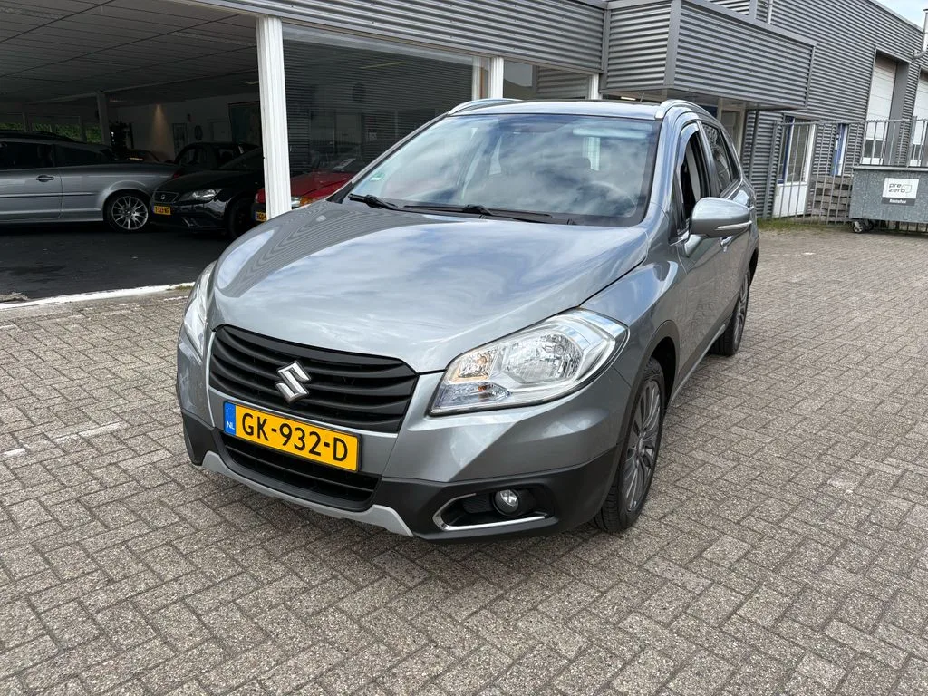 Suzuki SX4 S-Cross (2015) — foto 1