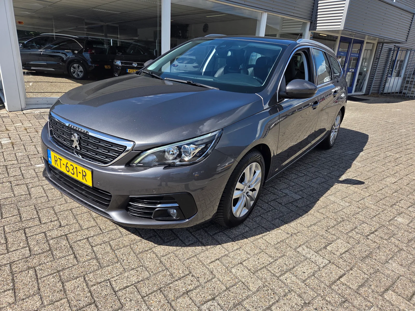 Peugeot 308 (2018) — foto 1