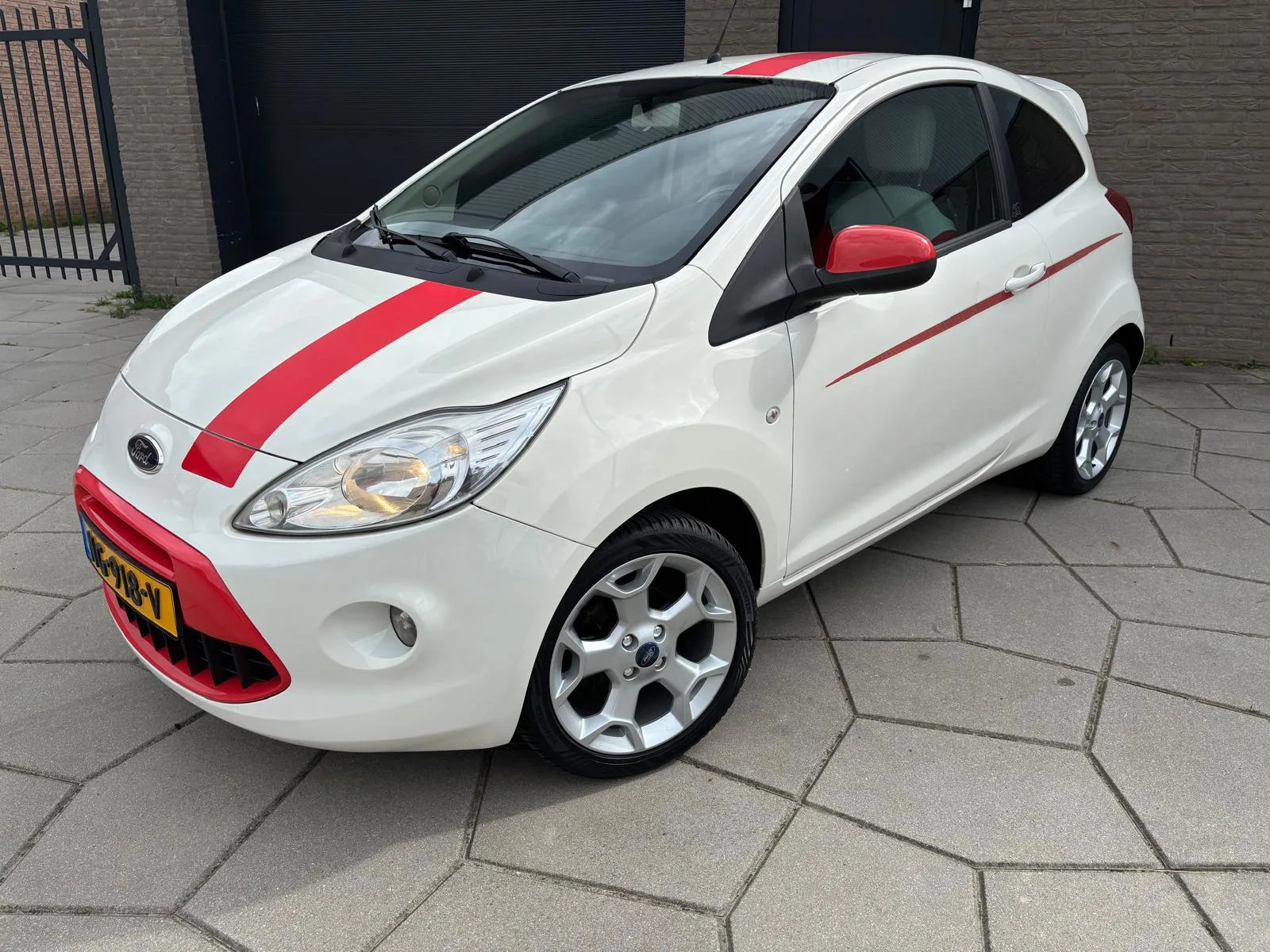 Ford Ka (2010) — foto 1