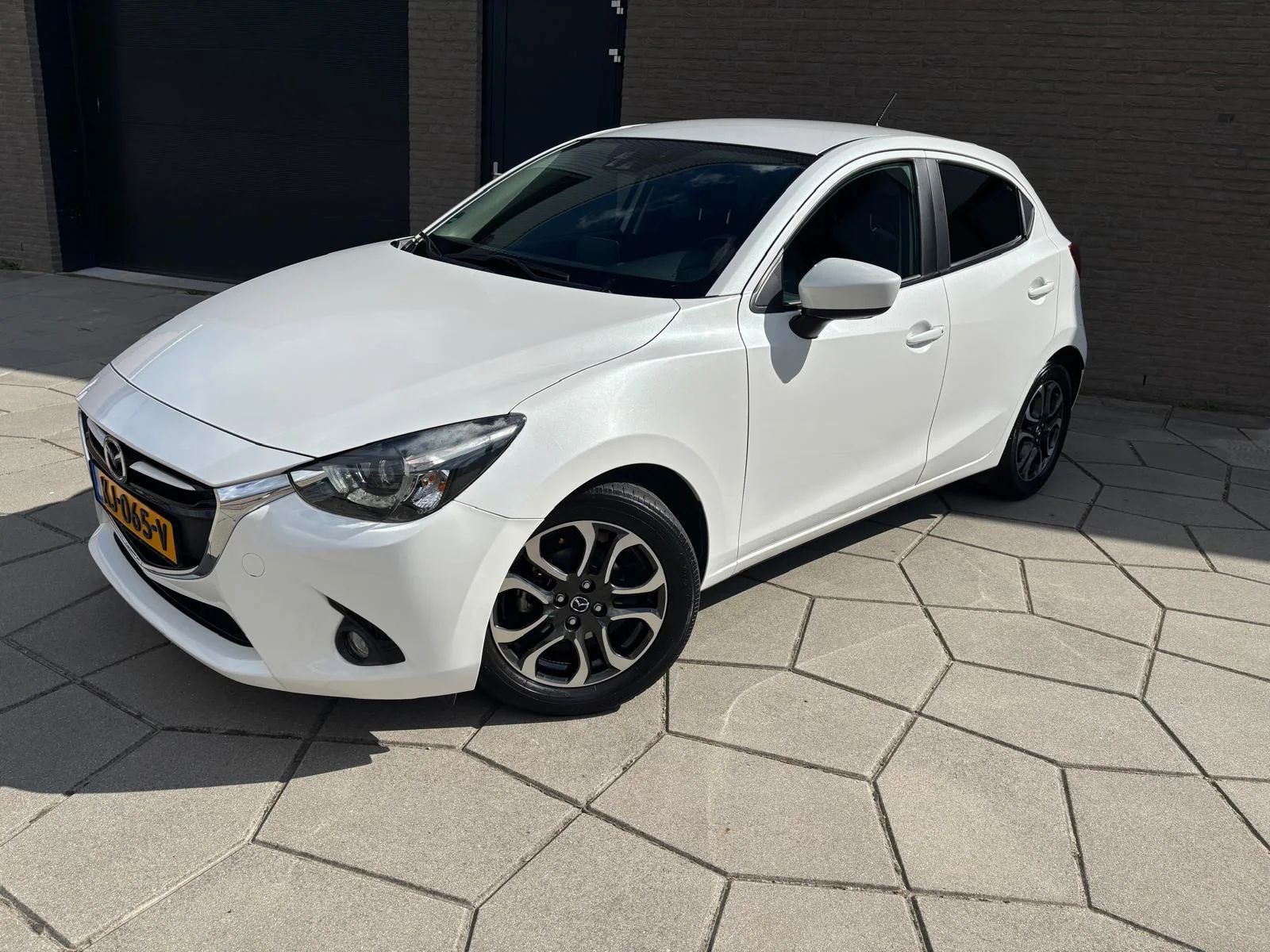 Mazda 2 (2016) — foto 1