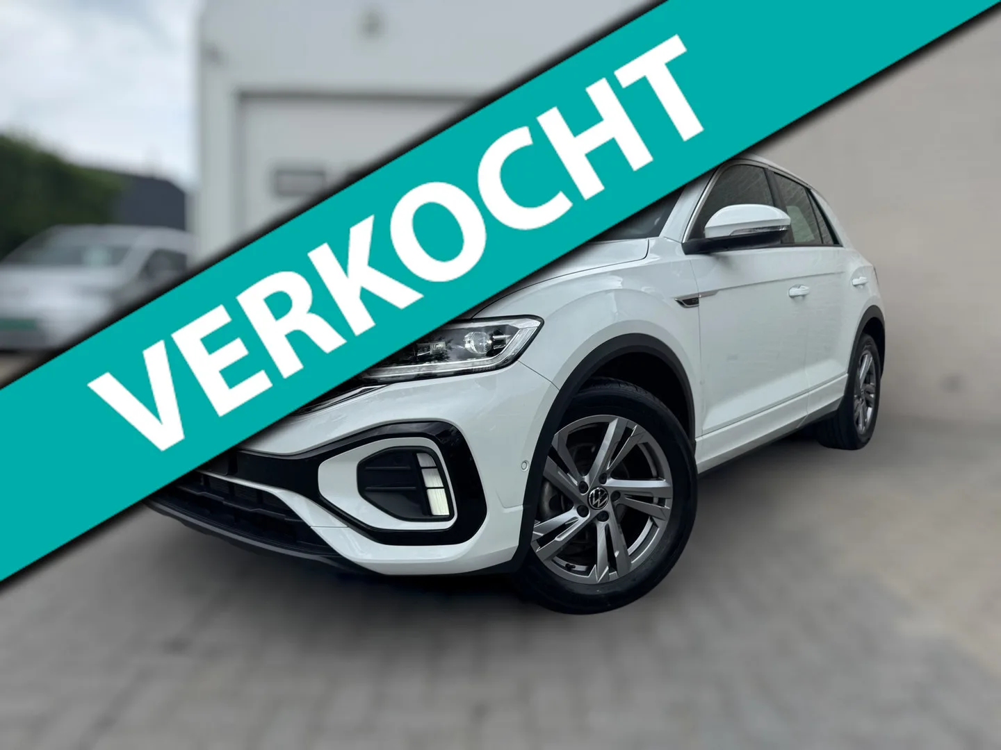 Volkswagen T-Roc (2024) — foto 1