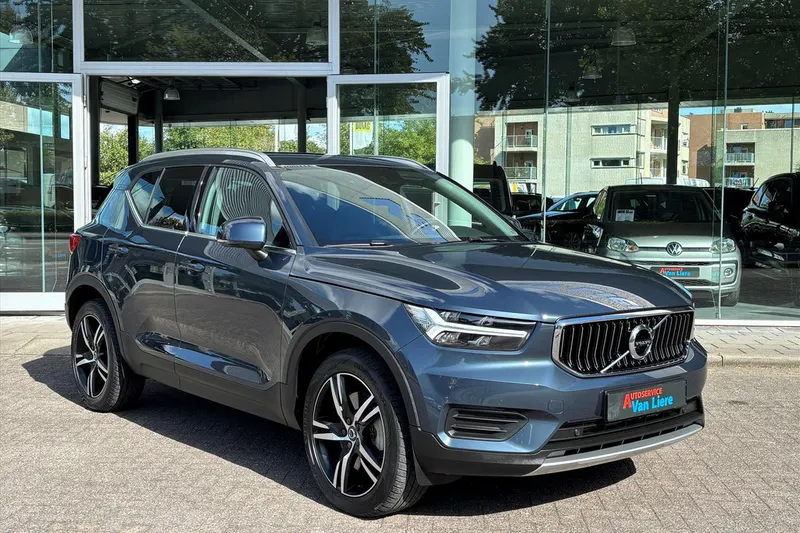 Volvo XC40 (2022)
