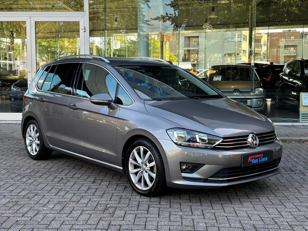 Volkswagen Golf Sportsvan (2015) — foto 1