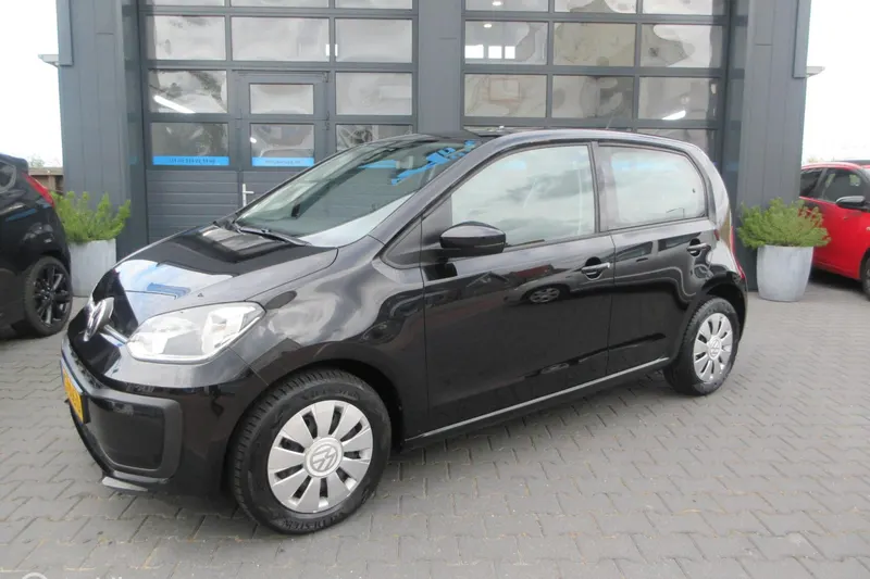 Volkswagen Up! (2017)