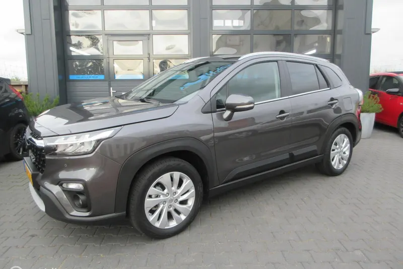 Suzuki S-Cross (2025)