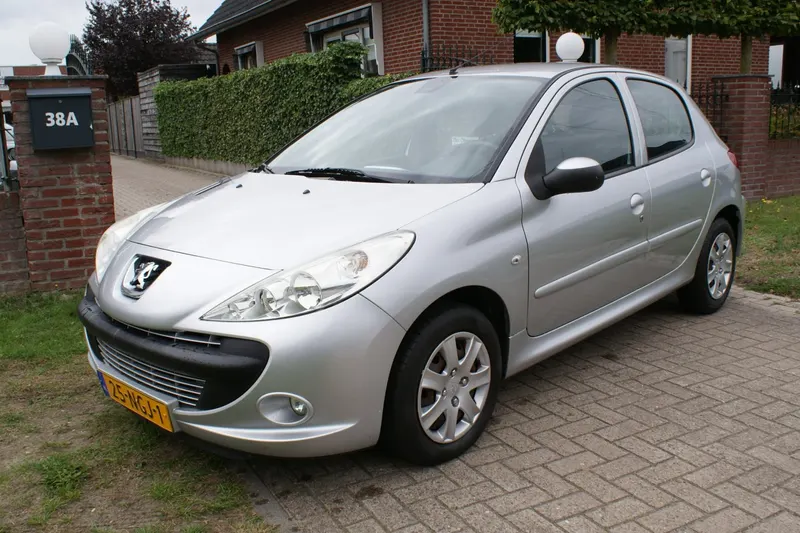 Peugeot 206 (2010)