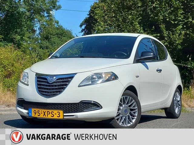 Lancia Ypsilon (2012) — foto 1