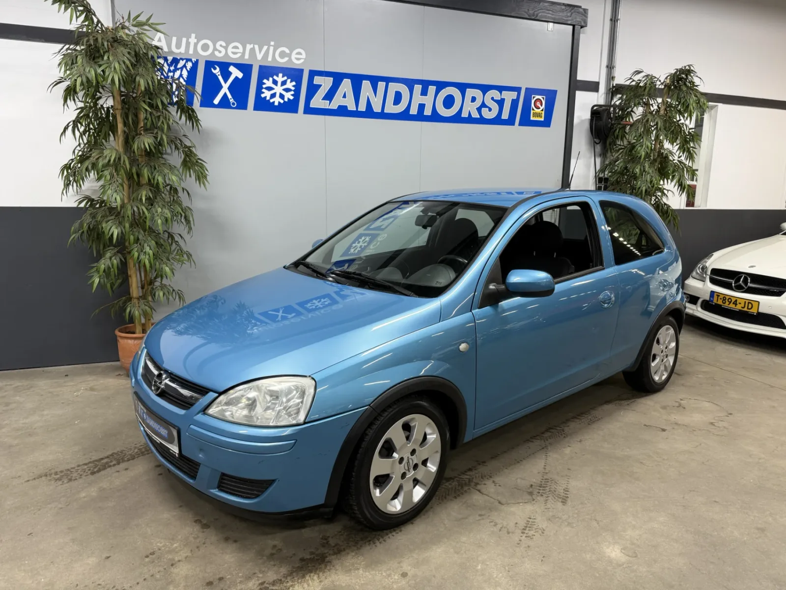 Opel Corsa (2004) — foto 1