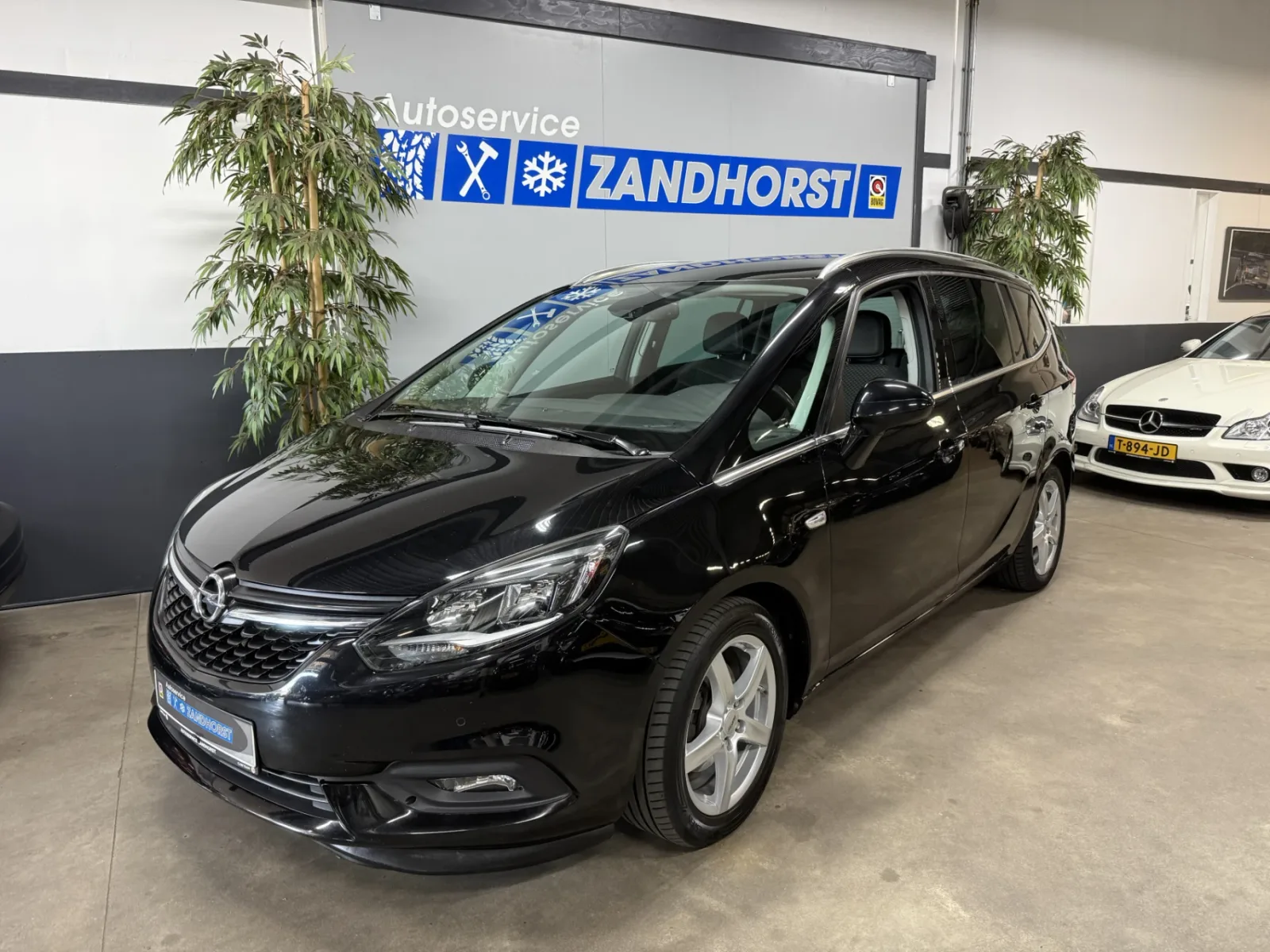 Opel Zafira (2017) — foto 1