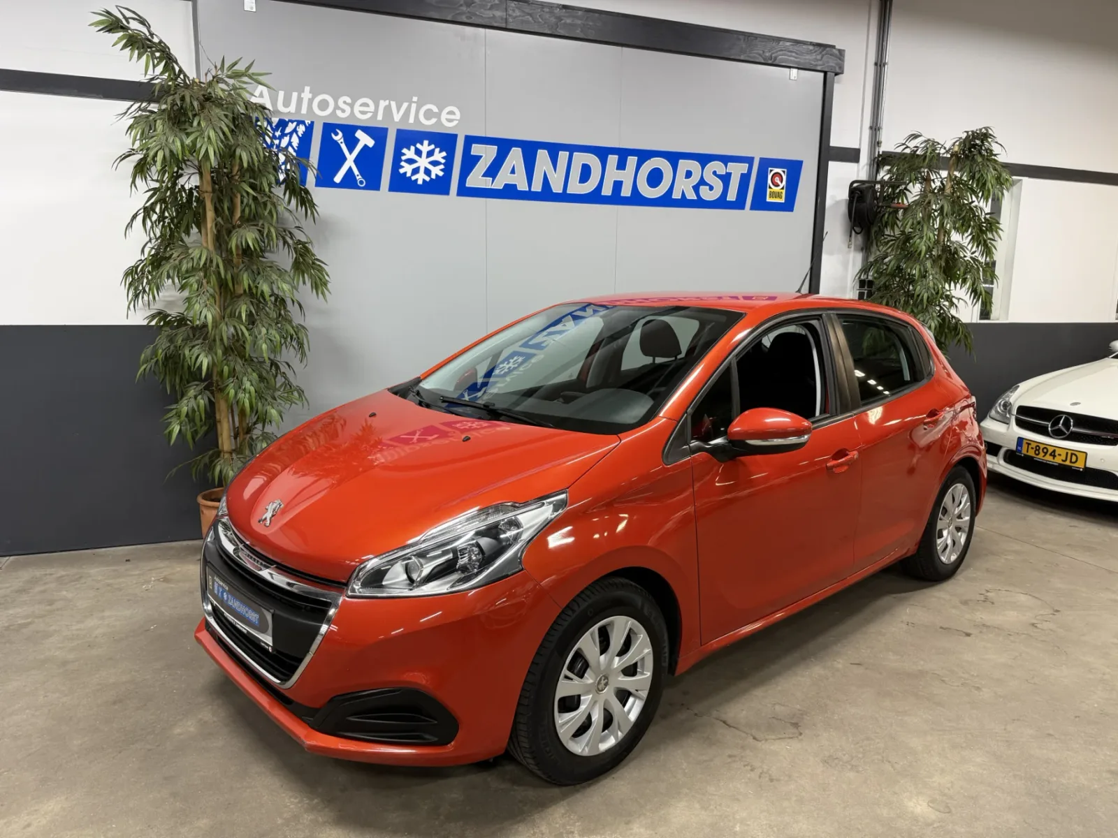Peugeot 208 (2018) — foto 1