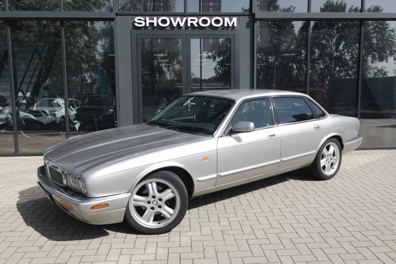 Jaguar XJ (1999)