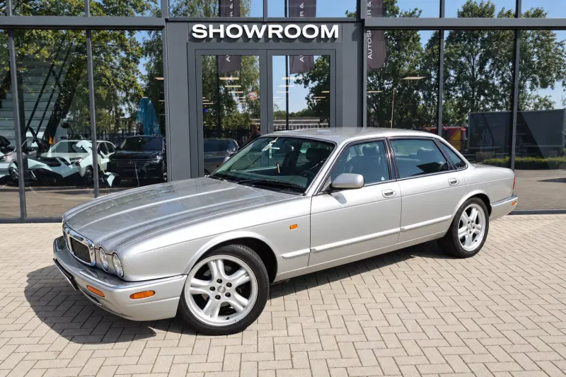 Jaguar XJ (1999)
