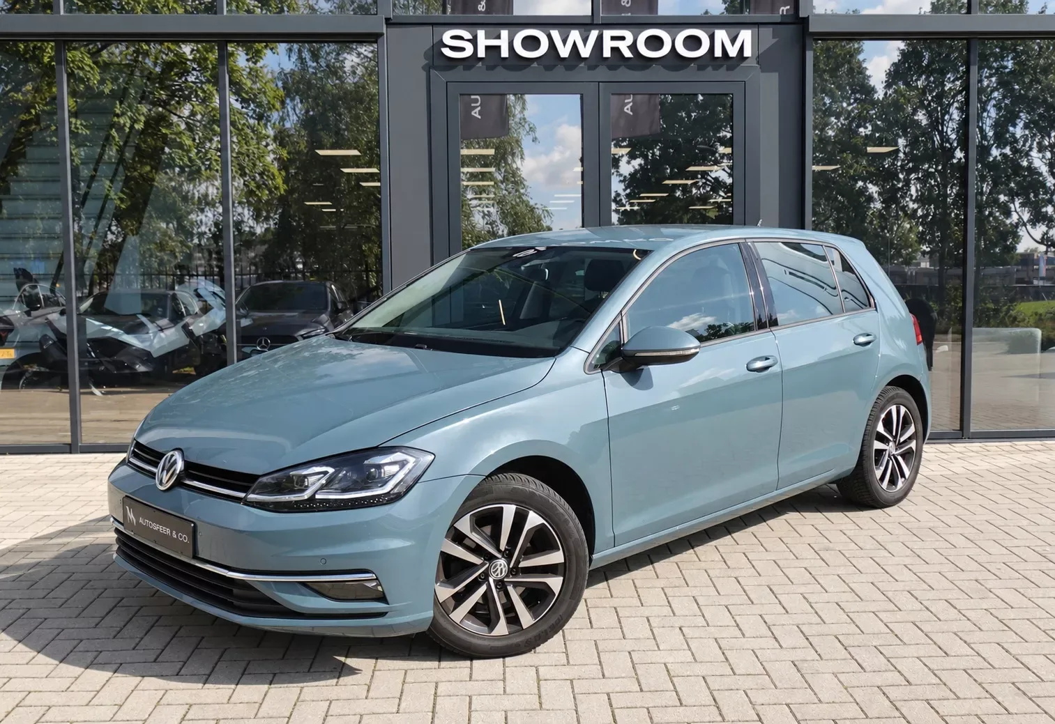 Volkswagen Golf (2019) — foto 1