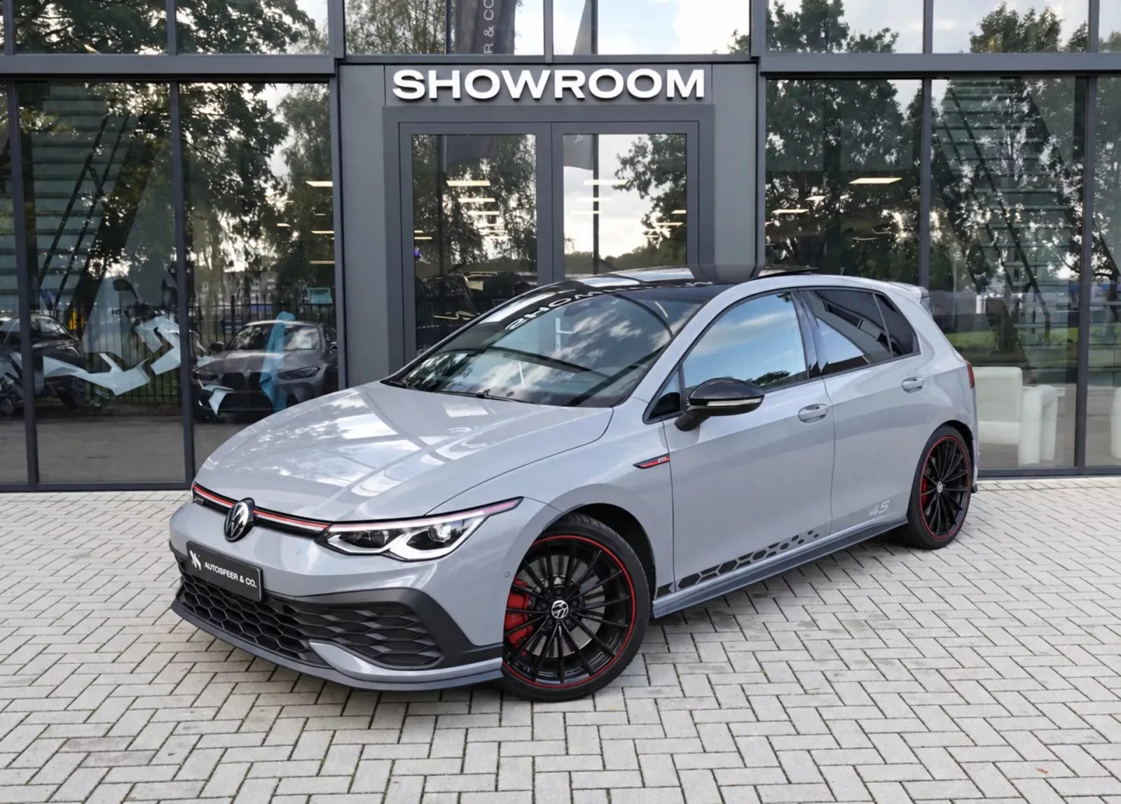 Volkswagen Golf (2021) — foto 1