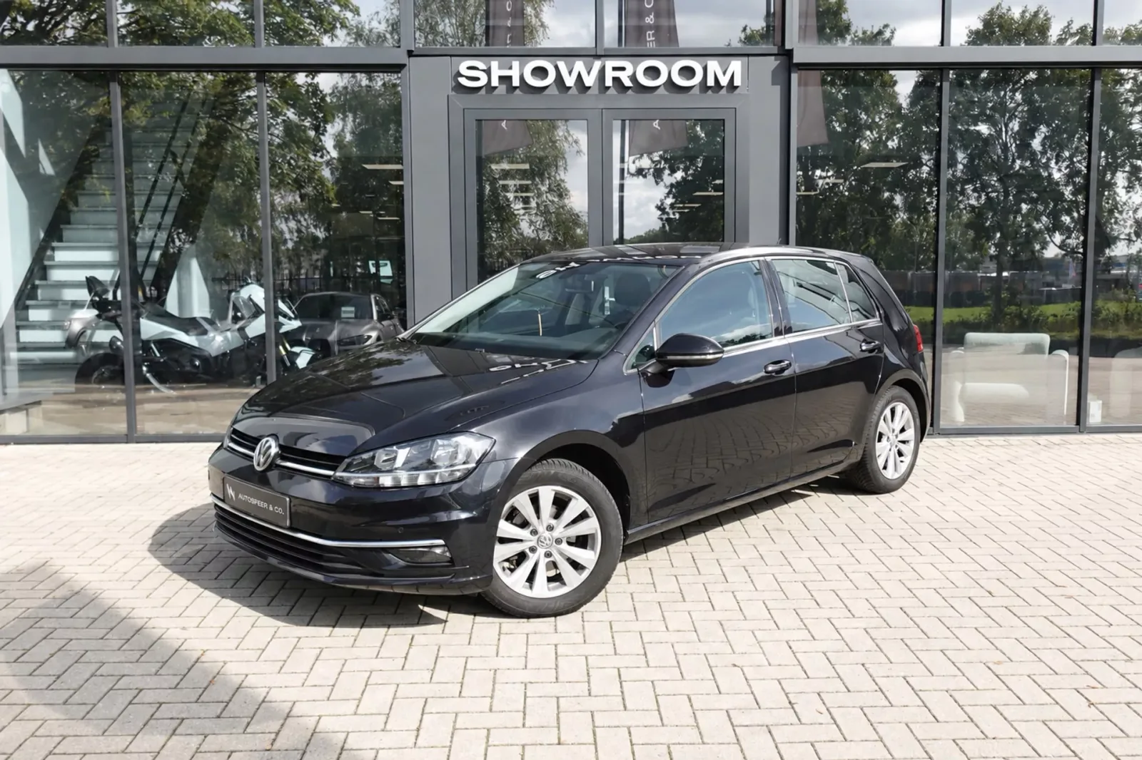 Volkswagen Golf (2019) — foto 1