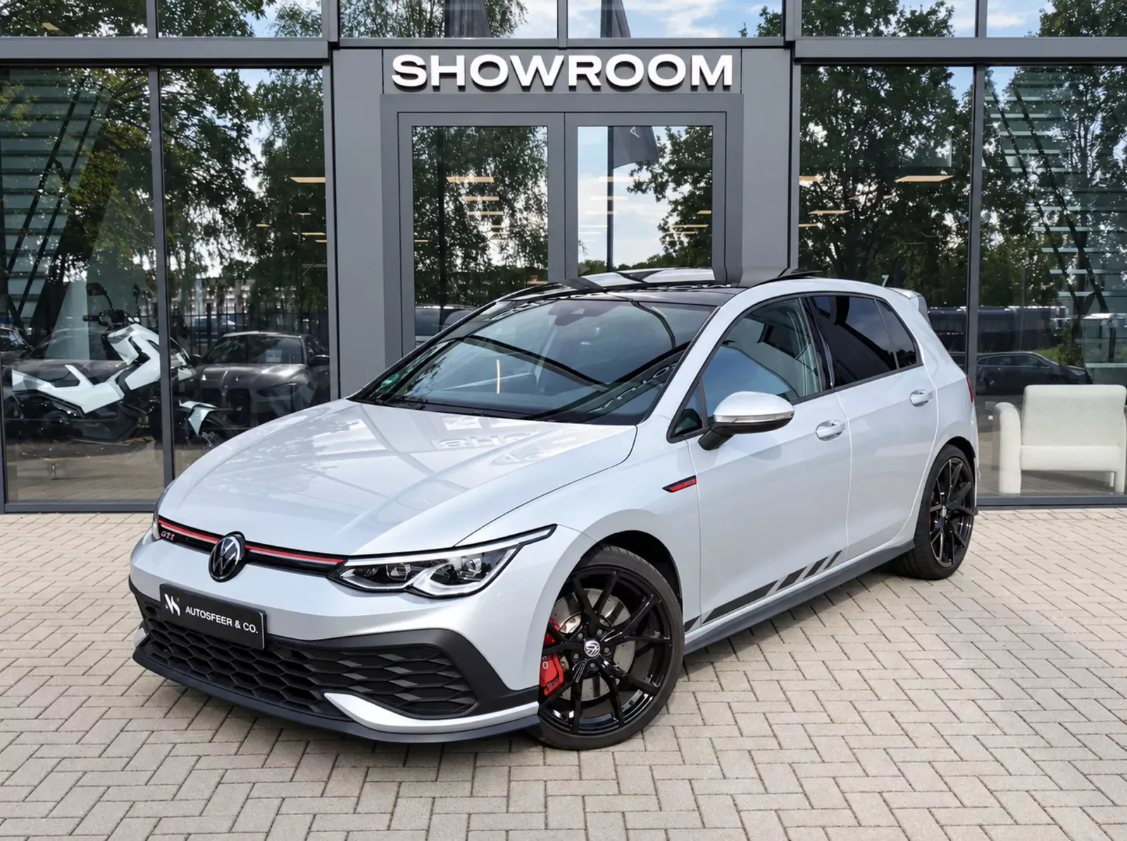 Volkswagen Golf (2021) — foto 1