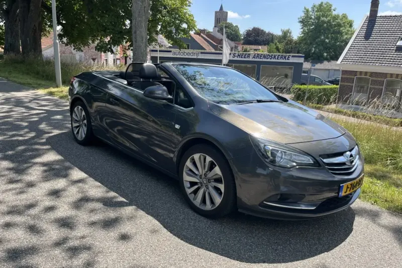 Opel Cascada (2013)