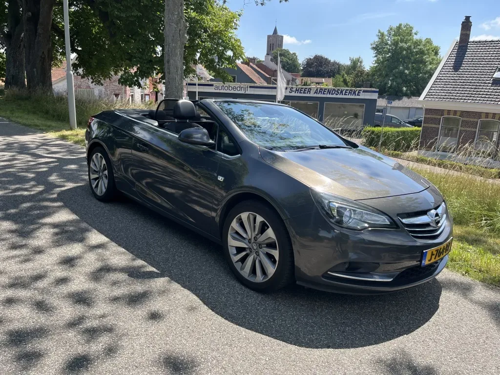 Opel Cascada (2013) — foto 1