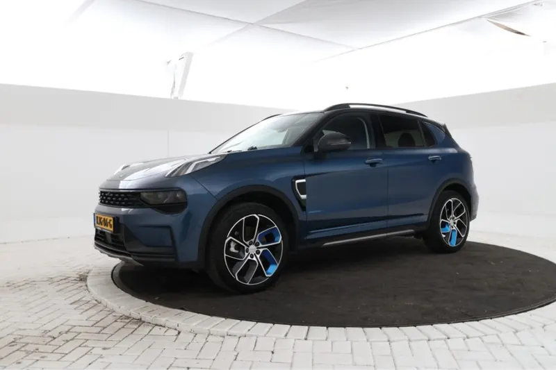 Lynk & Co 01 (2023)