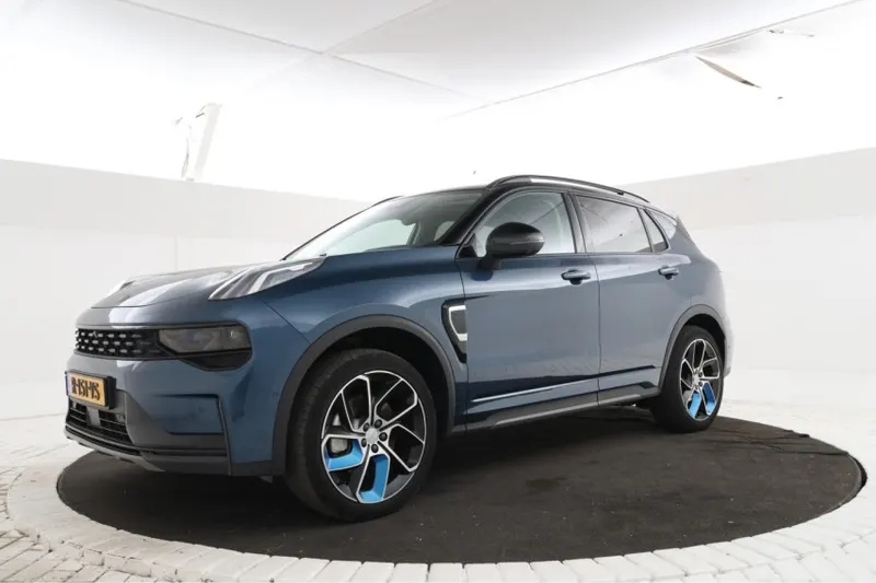 Lynk & Co 01 (2022)