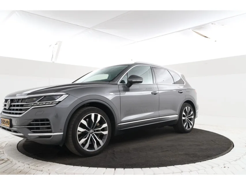 Volkswagen Touareg (2020) — foto 1