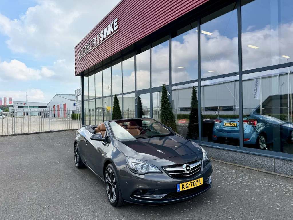 Opel Cascada (2016) — foto 1