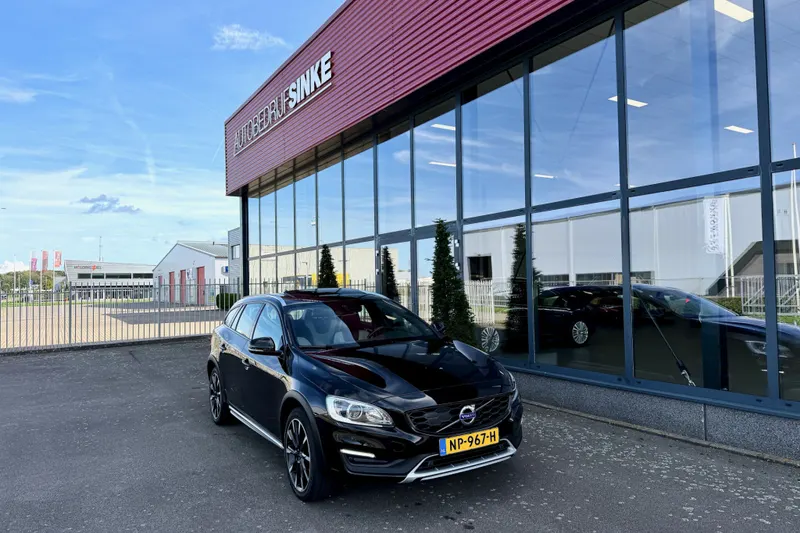 Volvo V60 Cross Country (2017)