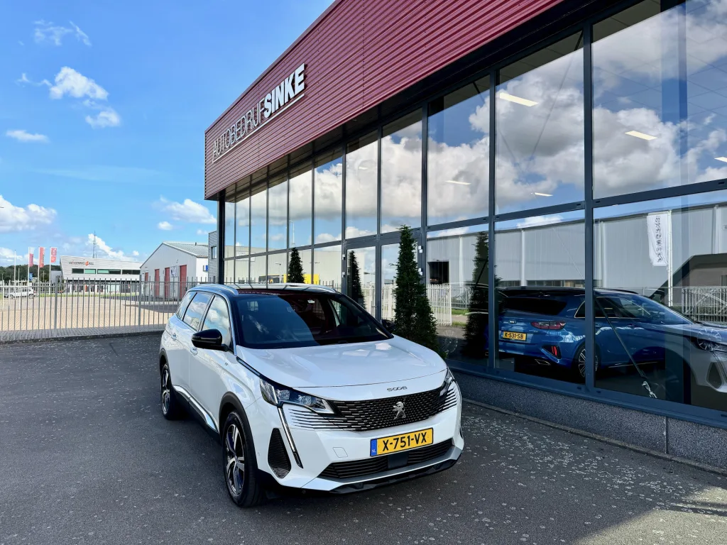 Peugeot 5008 (2024) — foto 1