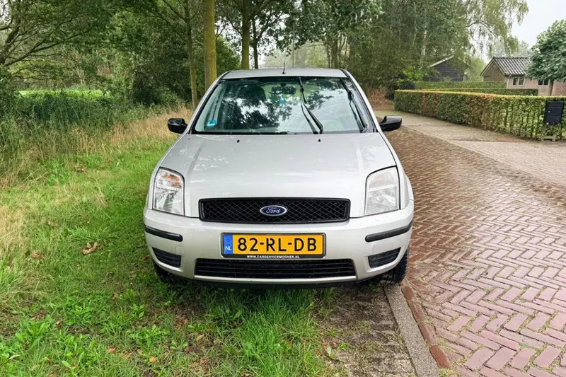 Ford Fusion (2005)