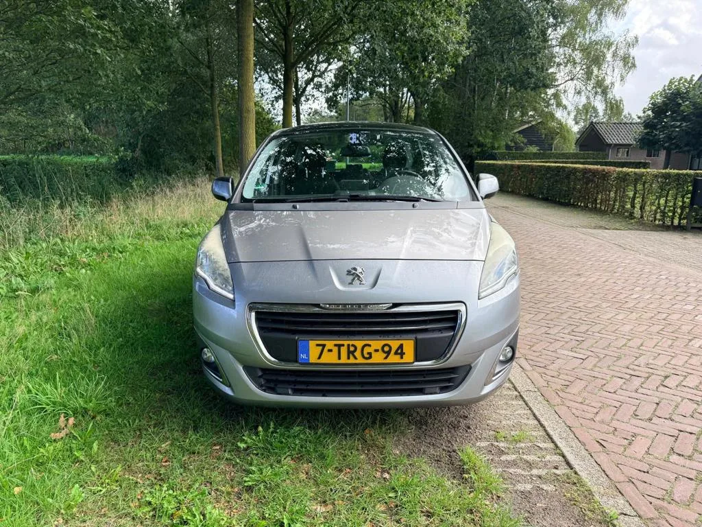Peugeot 5008 (2014) — foto 1