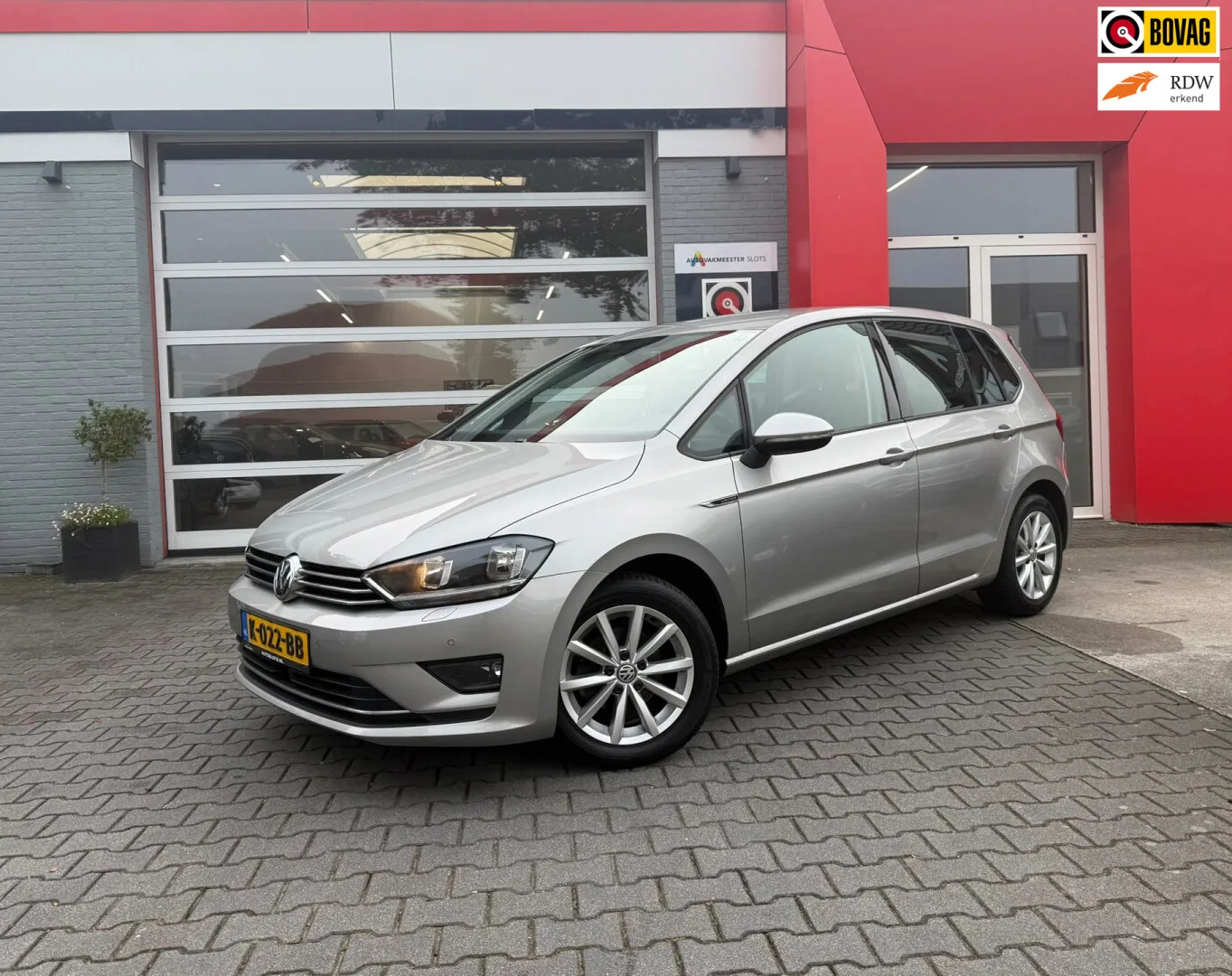 Volkswagen Golf Sportsvan (2015) — foto 1