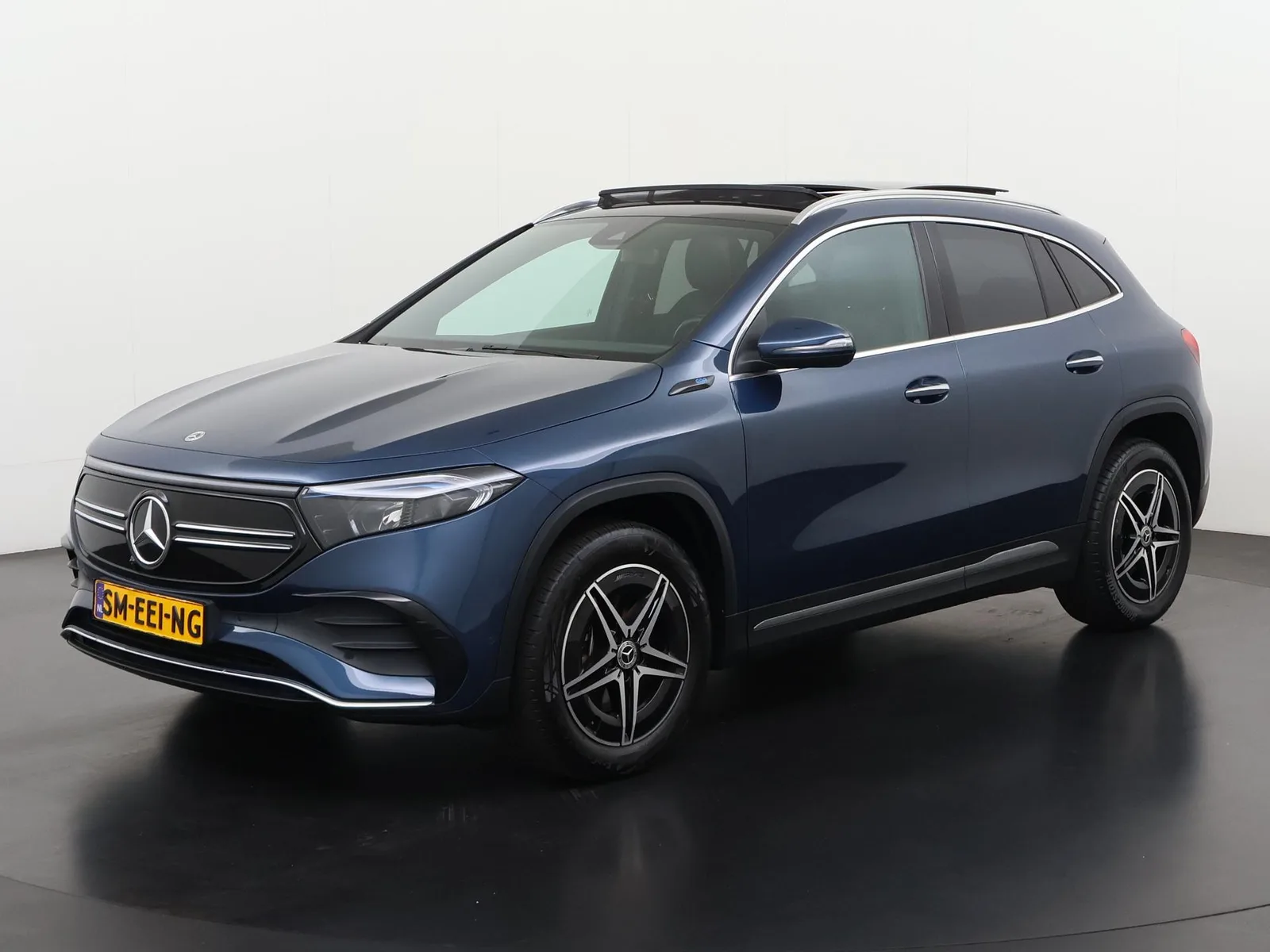 Mercedes-Benz EQA (2022) — foto 1