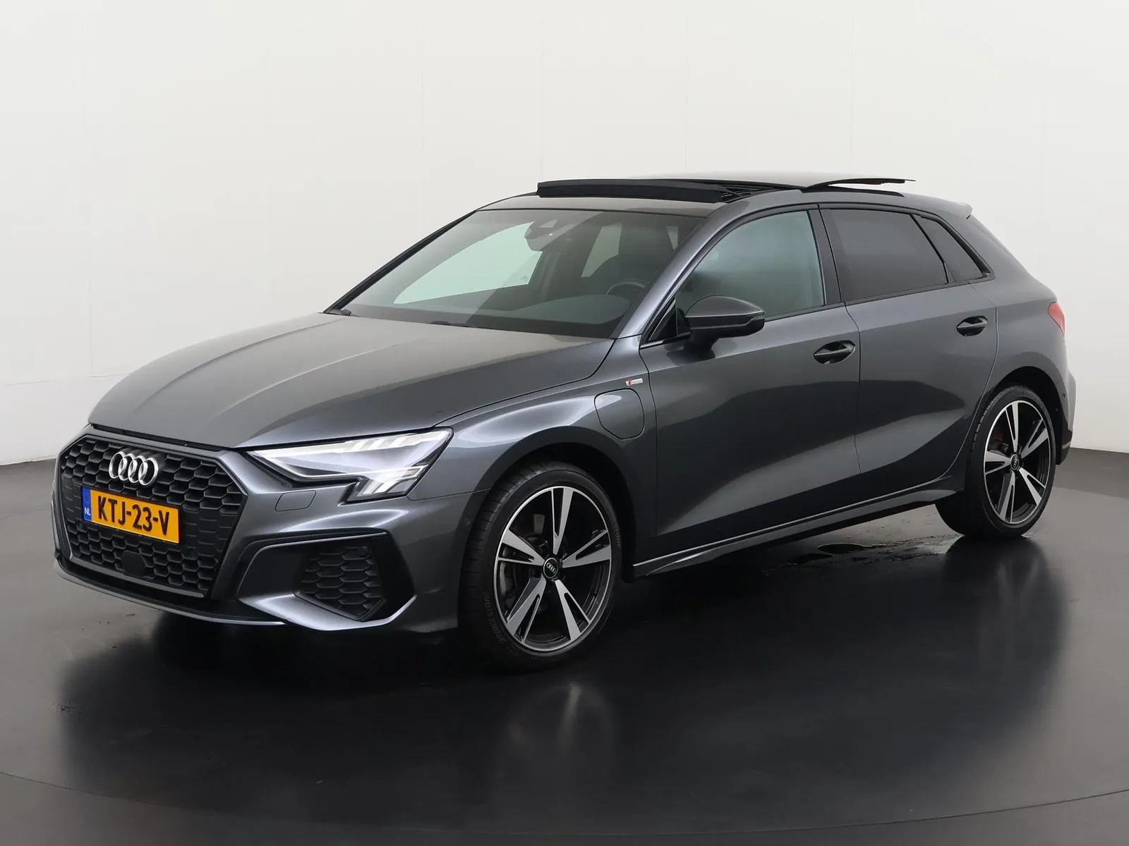 Audi A3 (2021) — foto 1