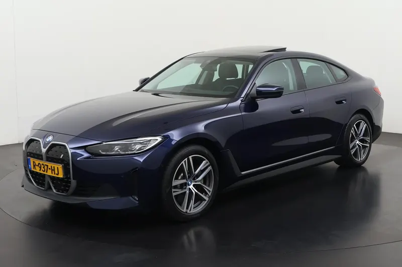 BMW i4 (2022)