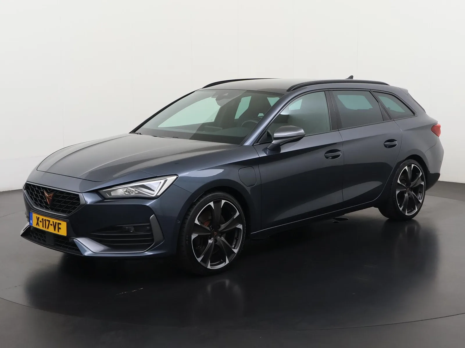 CUPRA Leon Sportstourer (2021) — foto 1