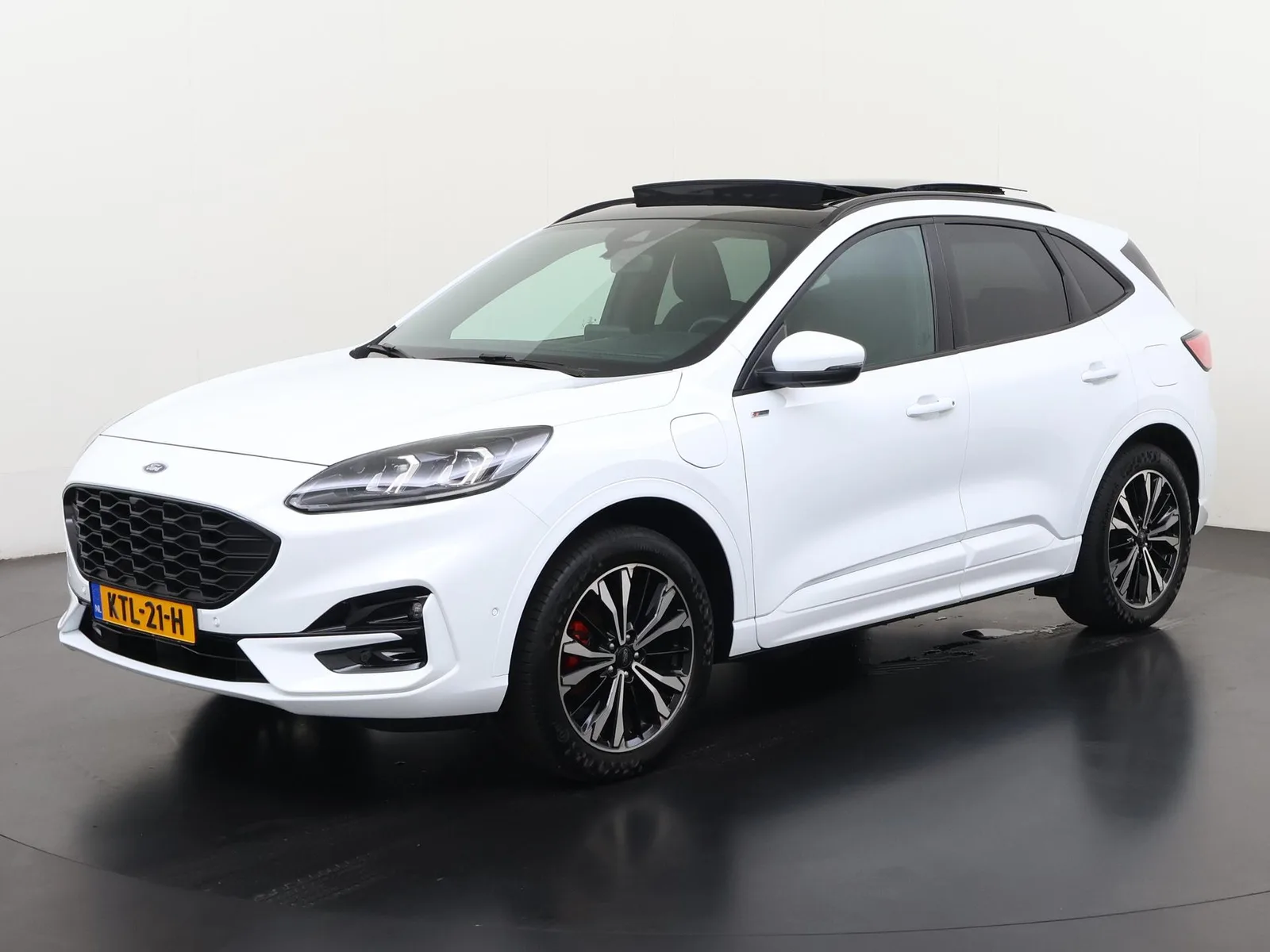 Ford Kuga (2023) — foto 1