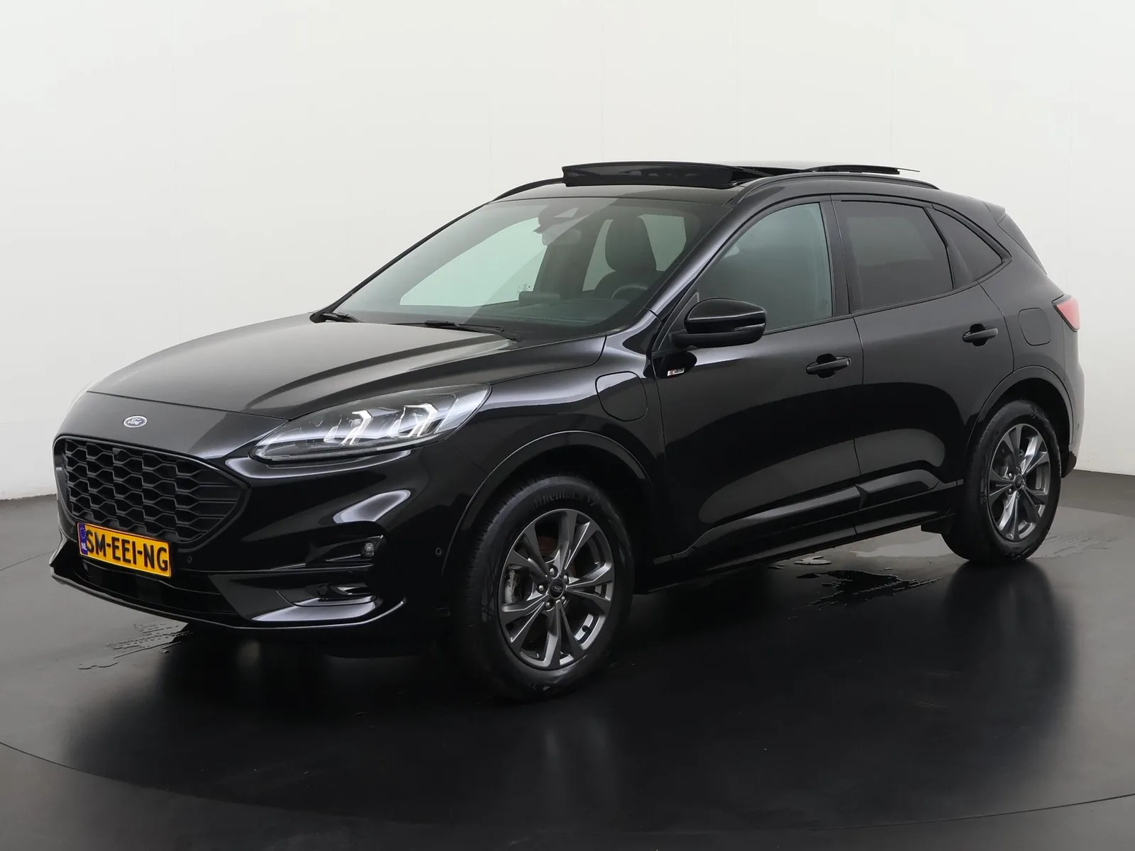Ford Kuga (2023) — foto 1