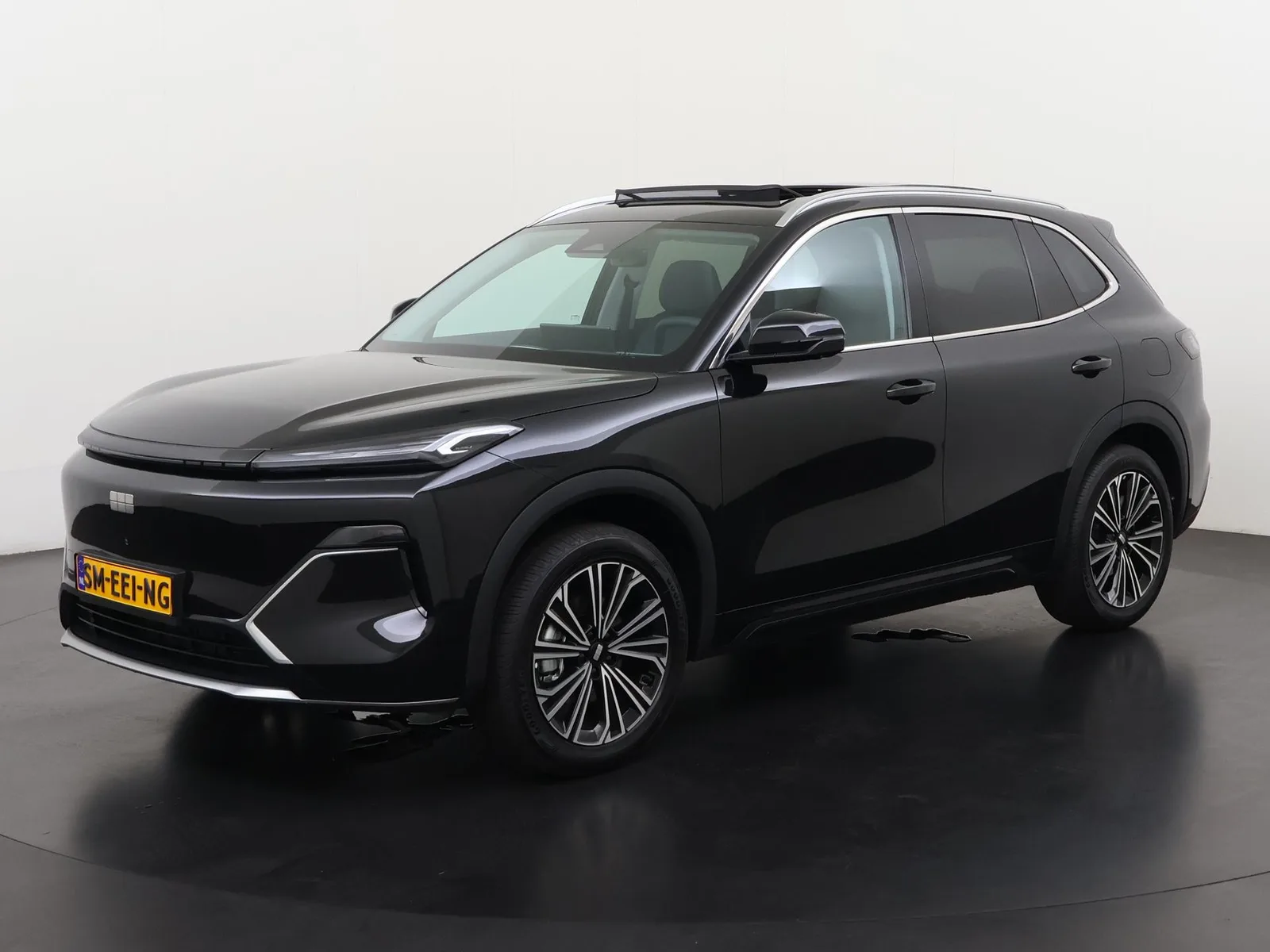 Geely Starray EM-i (2026) — foto 1