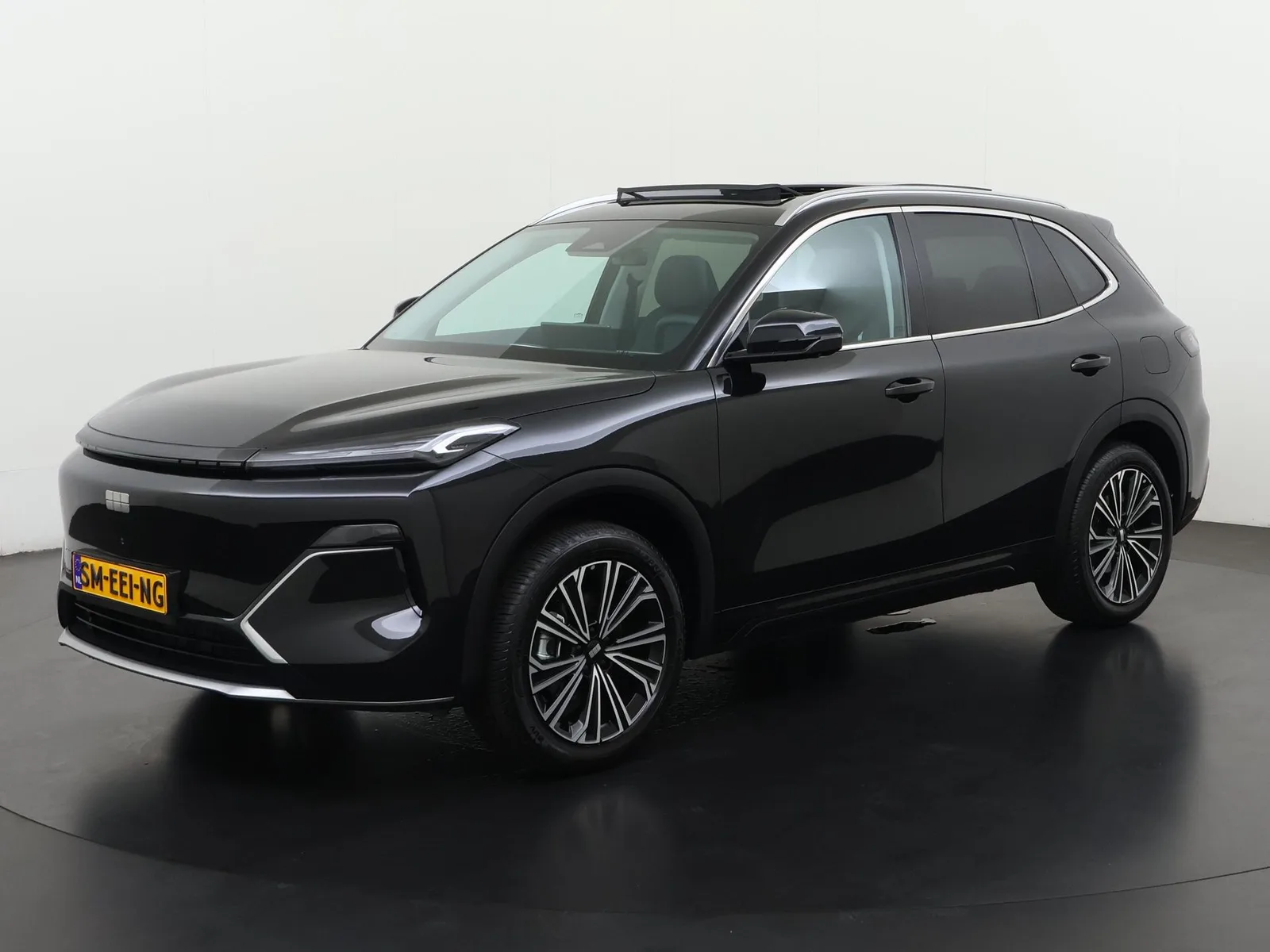 Geely Starray EM-i (2026) — foto 1