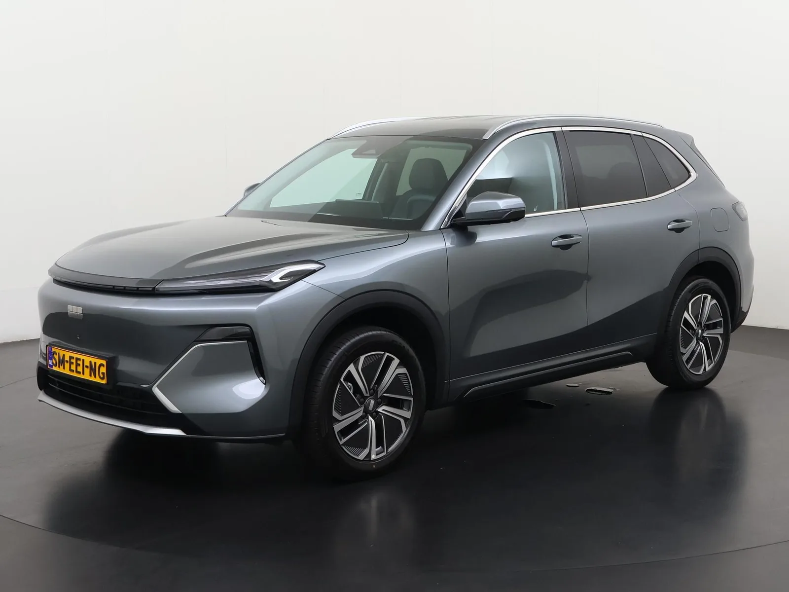 Geely Starray EM-i (2026) — foto 1