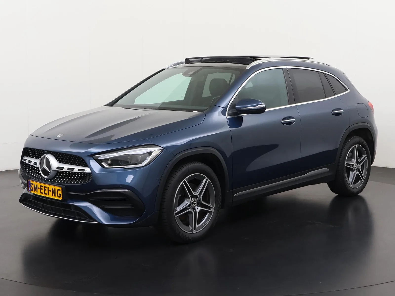 Mercedes-Benz GLA (2022) — foto 1