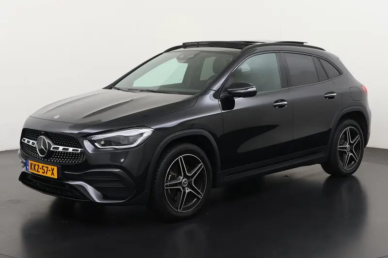 Mercedes-Benz GLA (2023)