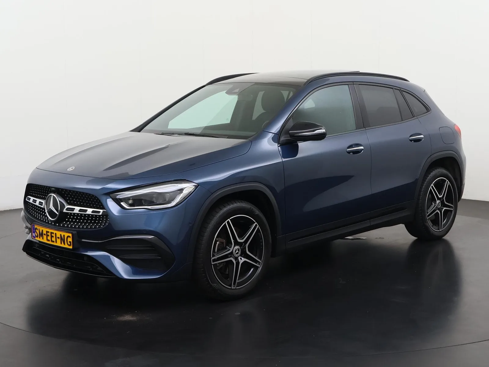 Mercedes-Benz GLA (2023) — foto 1